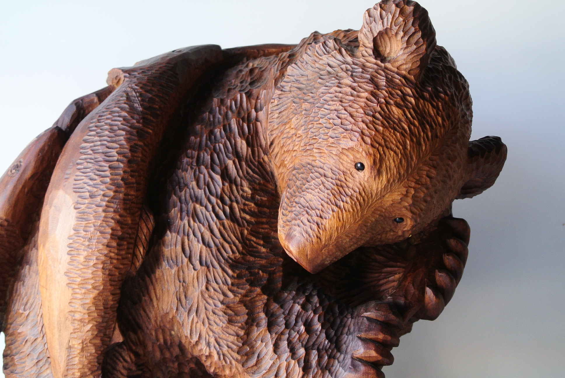 古い「鮭背負い熊」木彫 - アンティーク雑貨・古道具の札幌