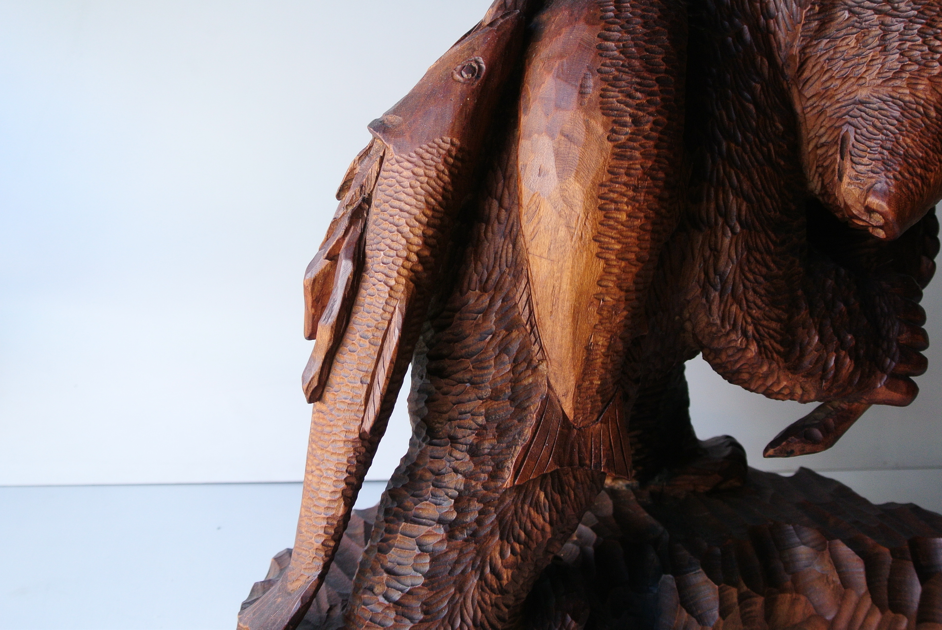 古い「鮭背負い熊」木彫 - アンティーク雑貨・古道具の札幌