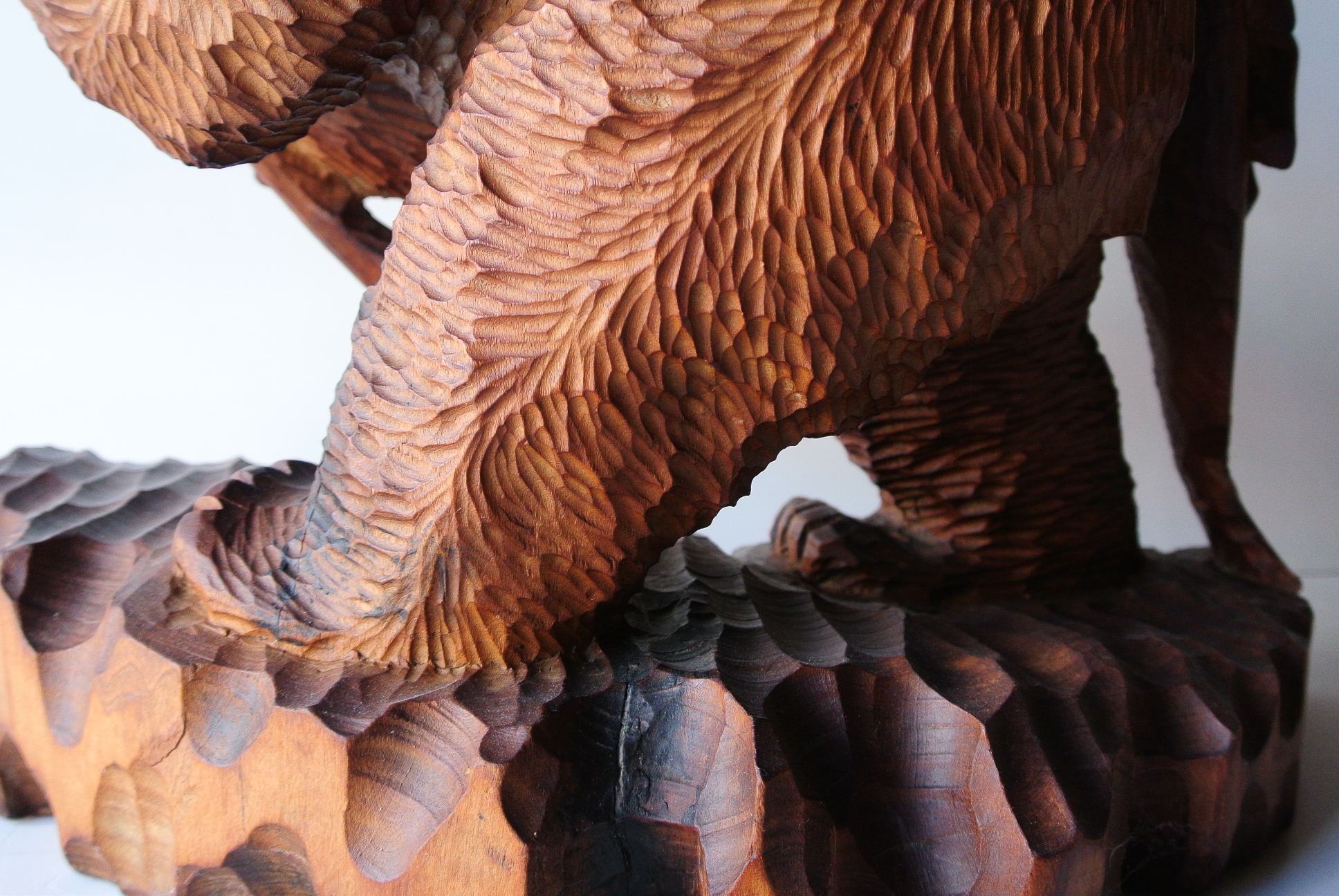 古い「鮭背負い熊」木彫 - アンティーク雑貨・古道具の札幌