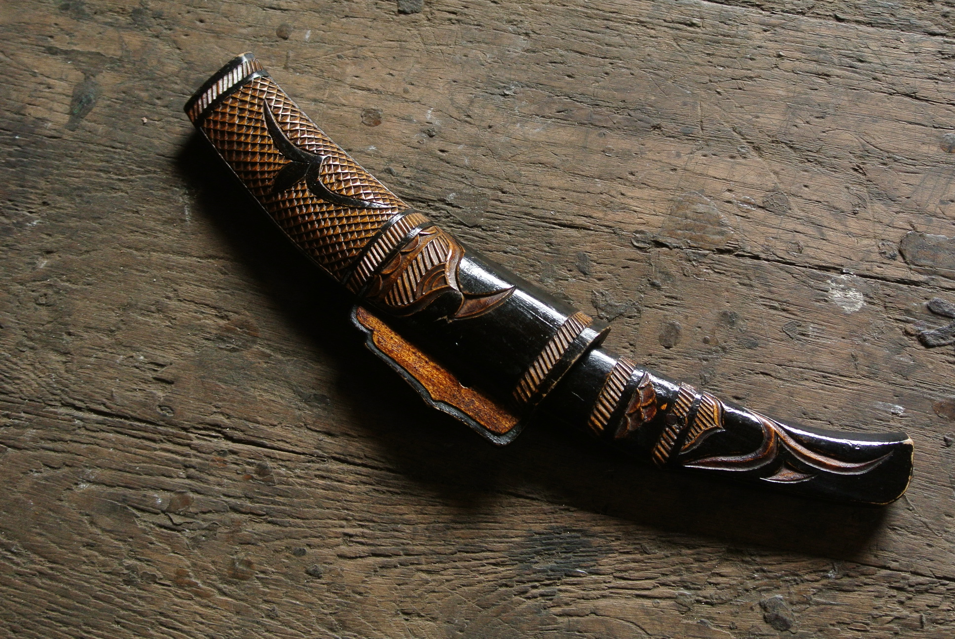 アイヌ民具 黒塗蕾鱗文マキリ - アンティーク雑貨・古道具の札幌