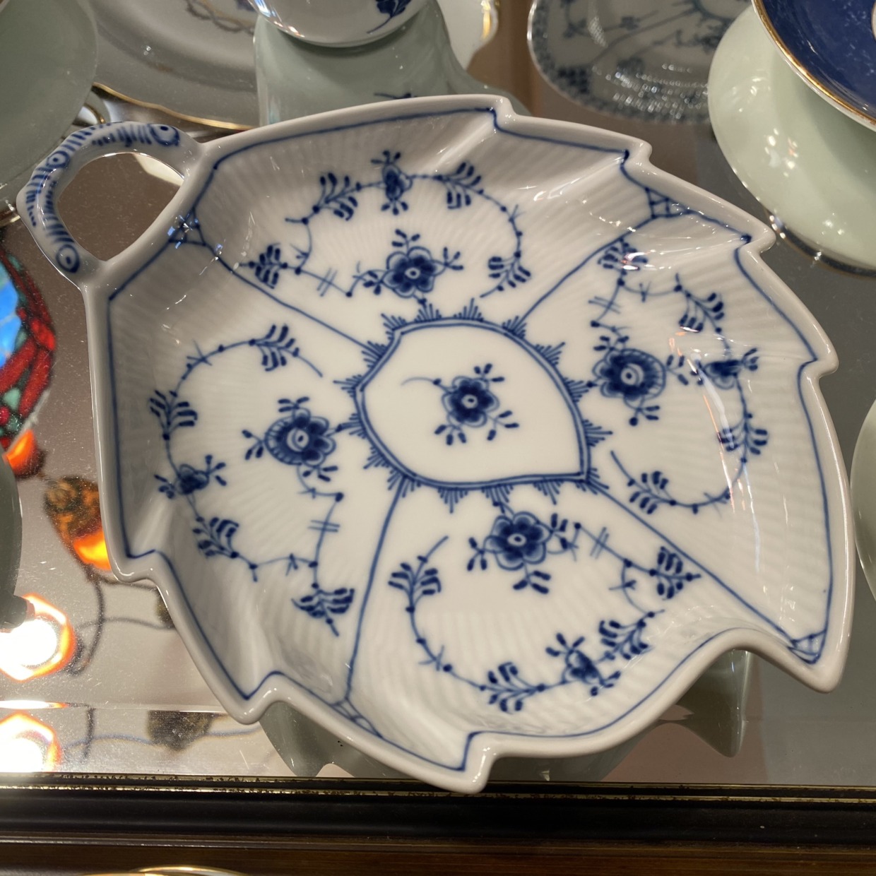 Blue Fluted Plain リーフディッシュ ロイヤルコペンハーゲン