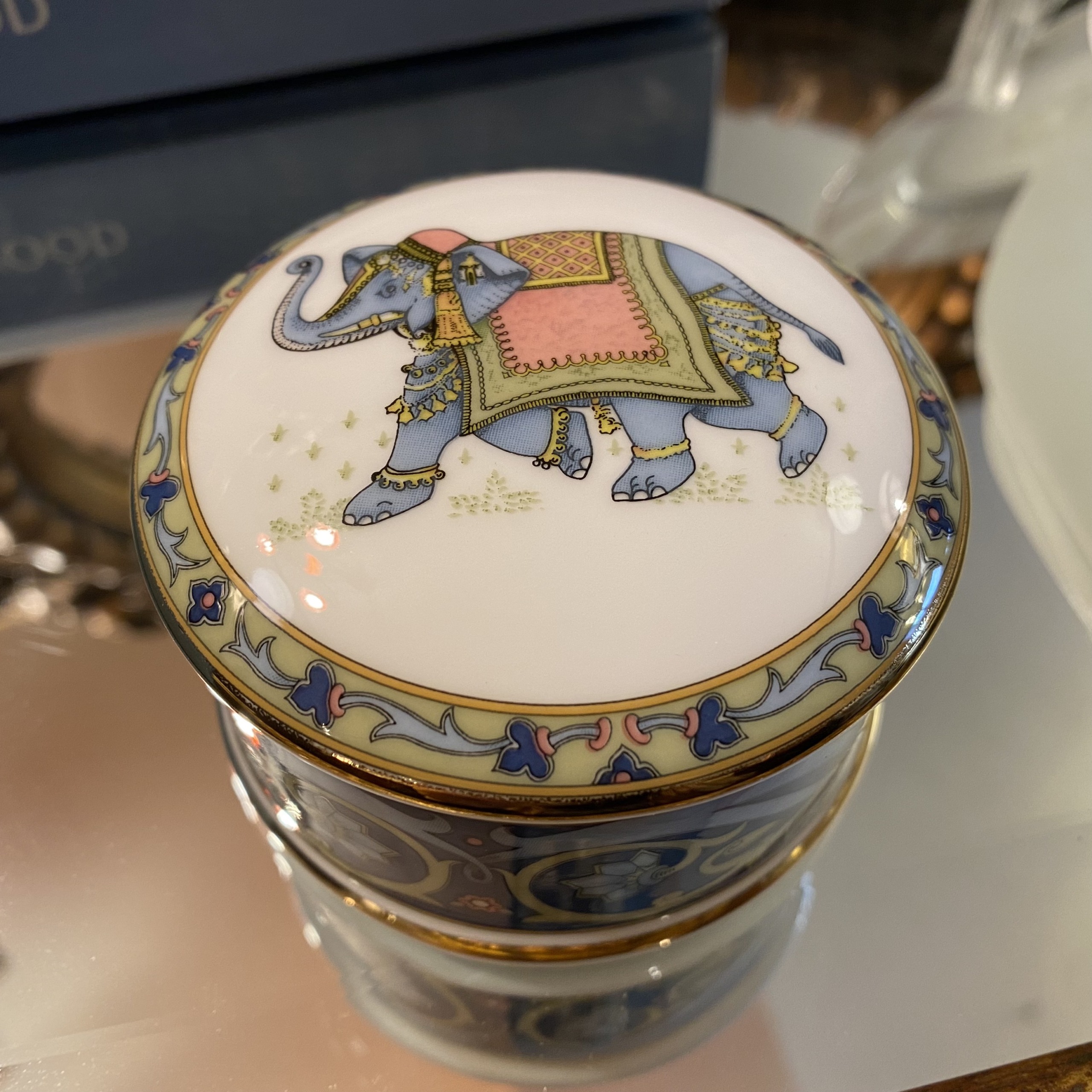 Wedgwood ブルーエレファントシリーズ 小物入れ | Antique Nanae