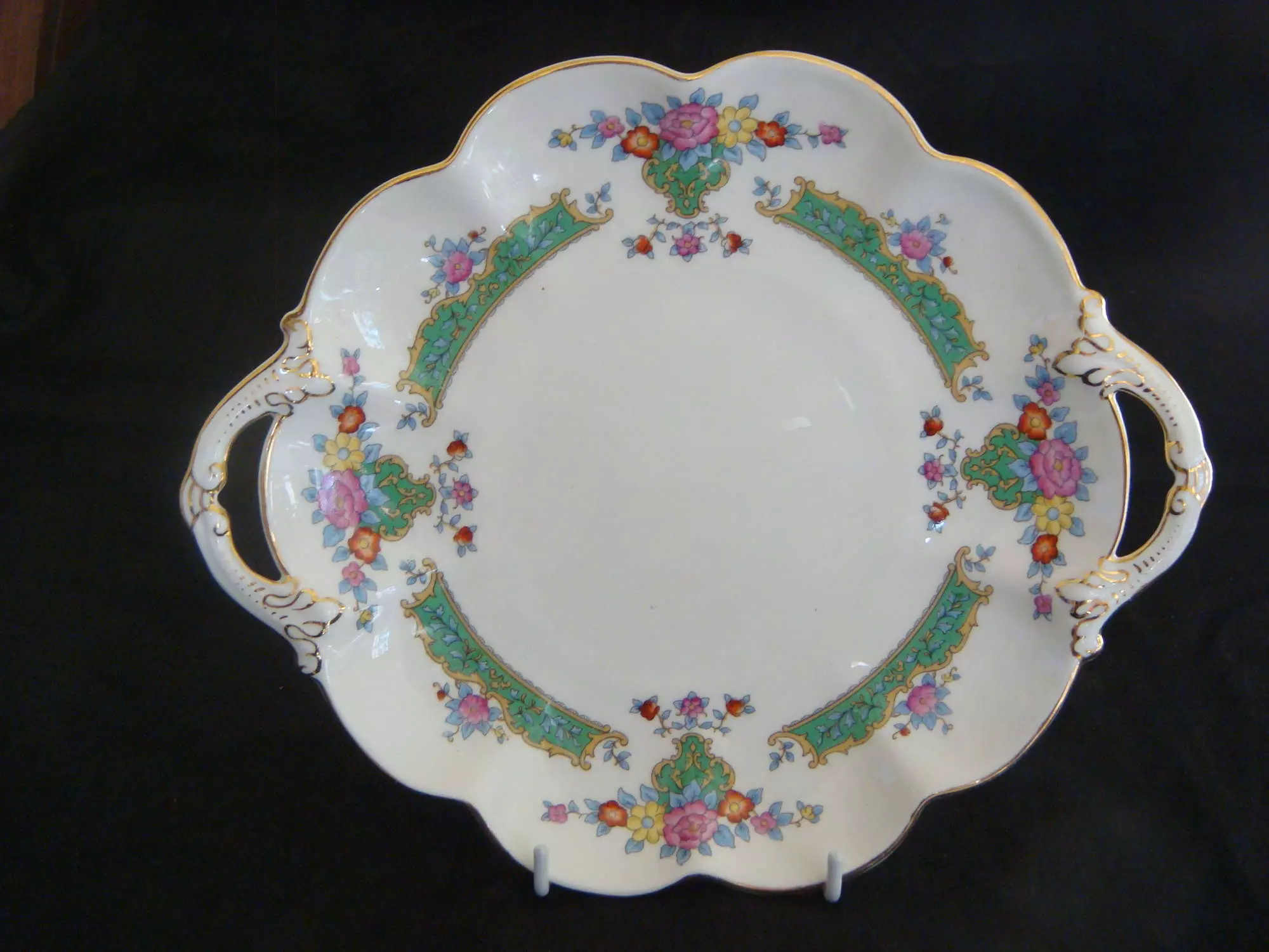 George Jones & Sons Crescent Cake Plate in Antique Plates