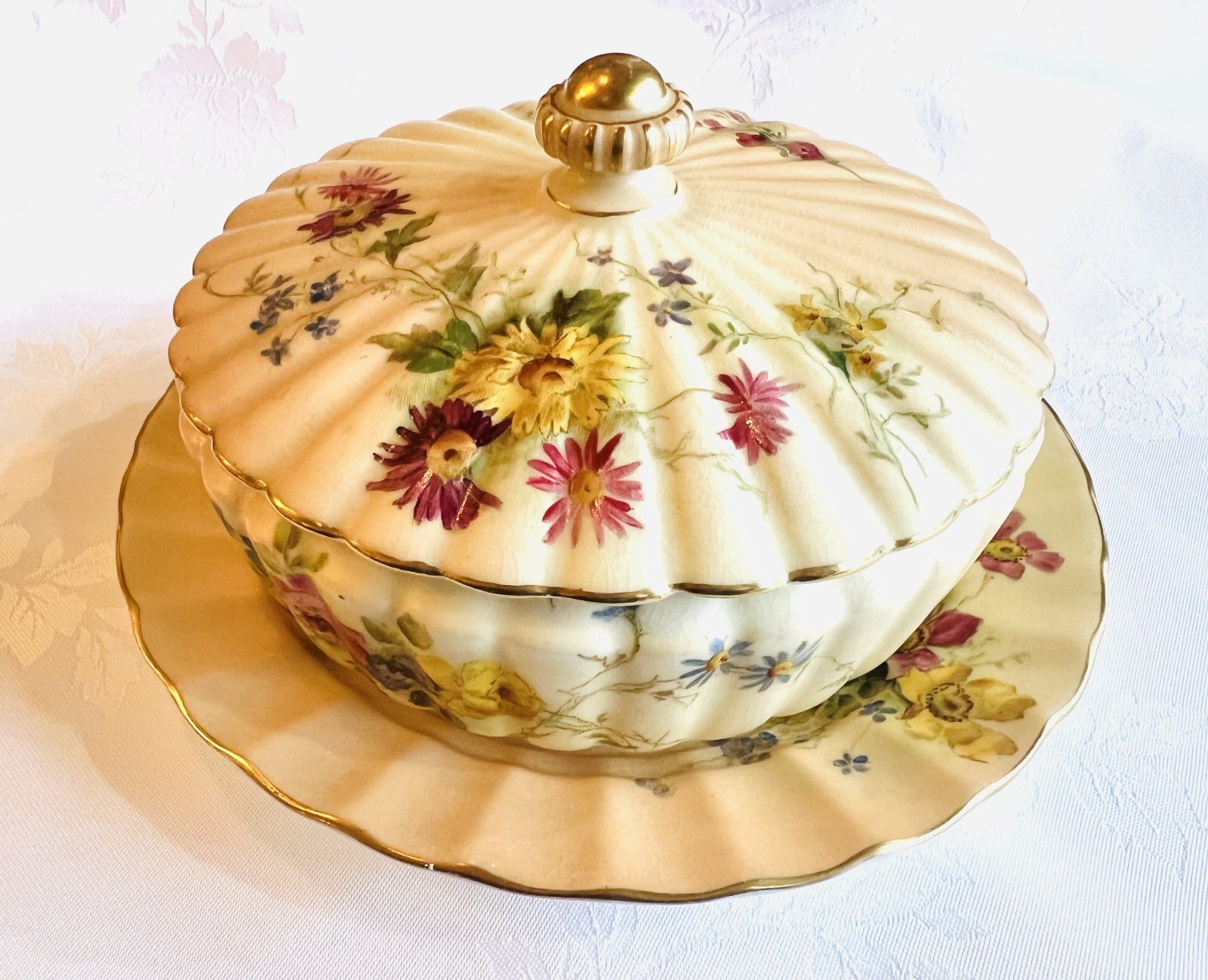 ロイヤルウースター ブラッシュアイボリーの蓋物 - Antiques Violetta