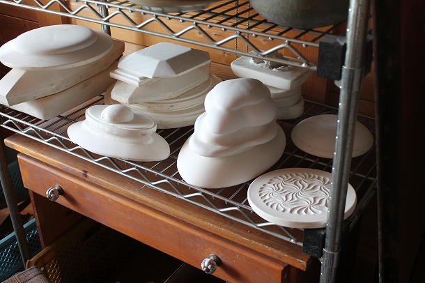 食卓に品が生まれる、安福由美子さんのうつわたち | アンジェ日々のコラム