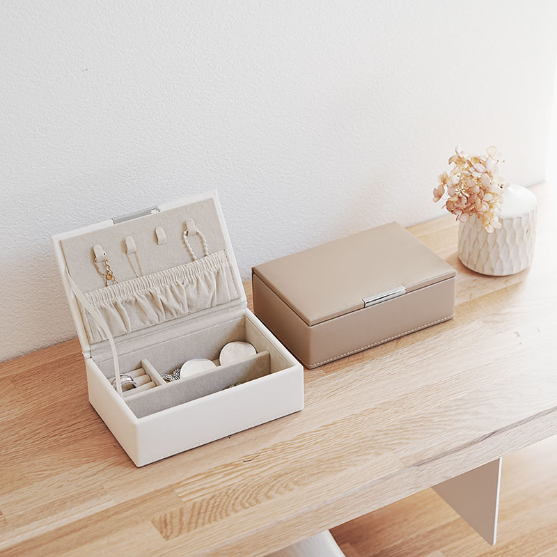 私だけの特別な宝箱。開く度に気分が上がるアクセサリーケース