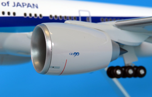 NH20167 1：200 BOEING 777-300ER JA795A スナップフィットモデル