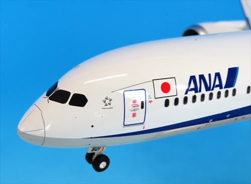 NH20168 1：200 BOEING 787-9 JA921A 完成品(WiFiレドーム・ギアつき