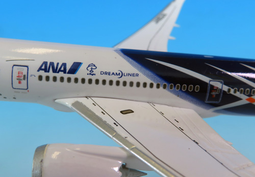 NH40114 1:400 BOEING 787-8 JA801A 特別塗装機 ABS樹脂完成品（ギア