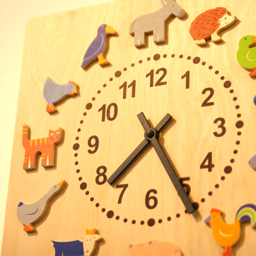 アトリエニキティキ ドイツヘラー社壁掛け時計 家の周りの動物 取扱終了】ドイツ/ヘラー社/時計(ヤーン動物) - 北欧、暮らしの道具店