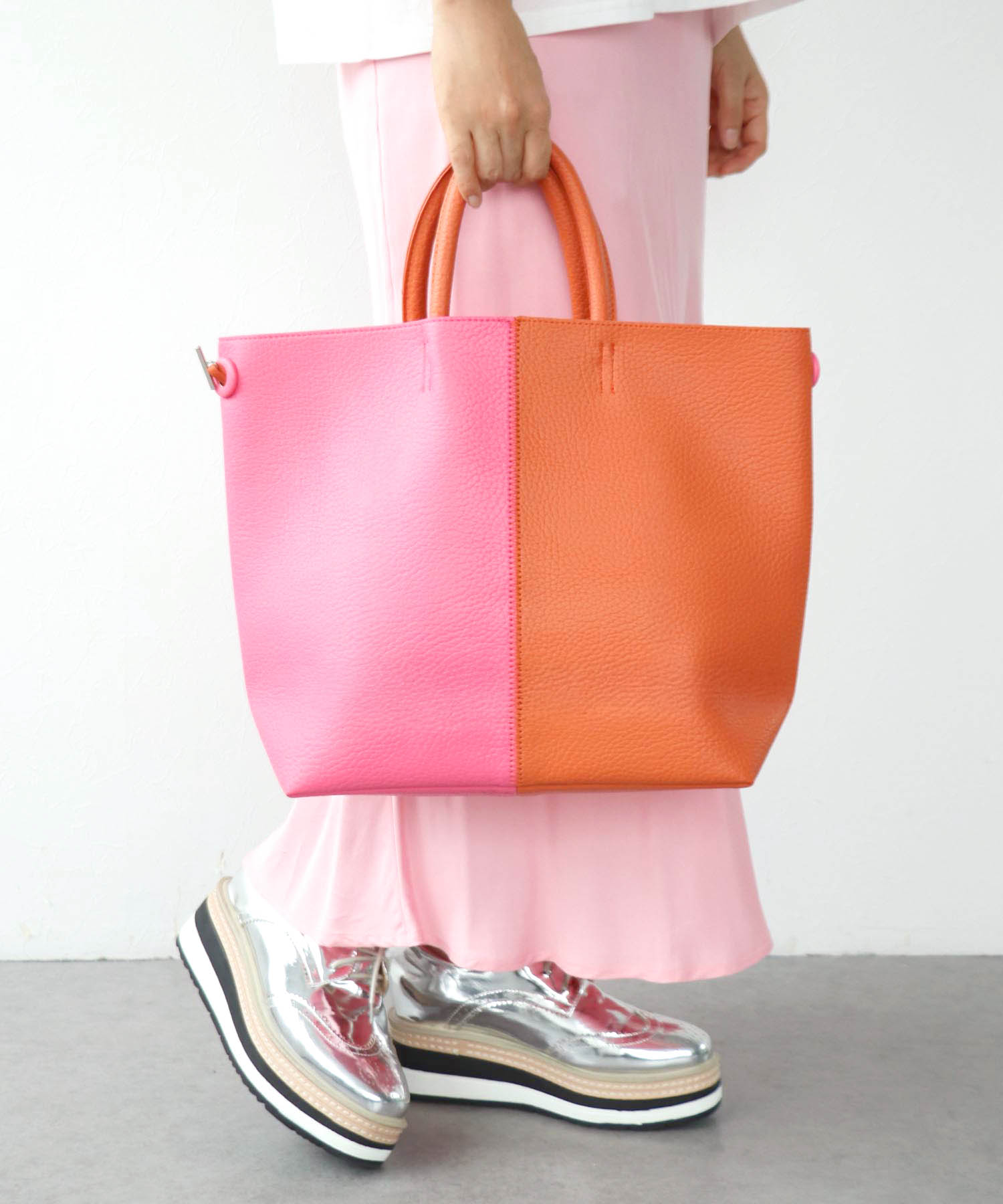 バイカラーフェイクレザートートBAG | AND ON JIONE STORE（アンドオン