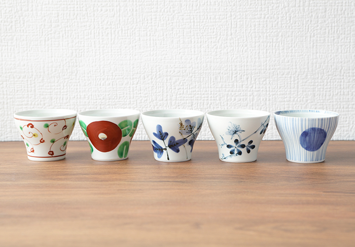 波佐見焼 陶房青 窯元 レトロな椿柄がキュートなフリーカップ・赤椿新