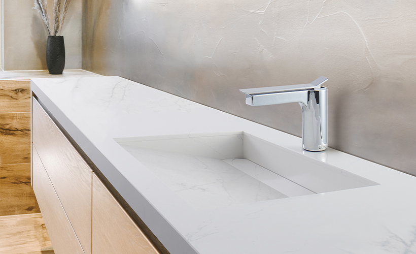 天然水晶（石英）を使用したクォーツストーン製洗面カウンター 高級感