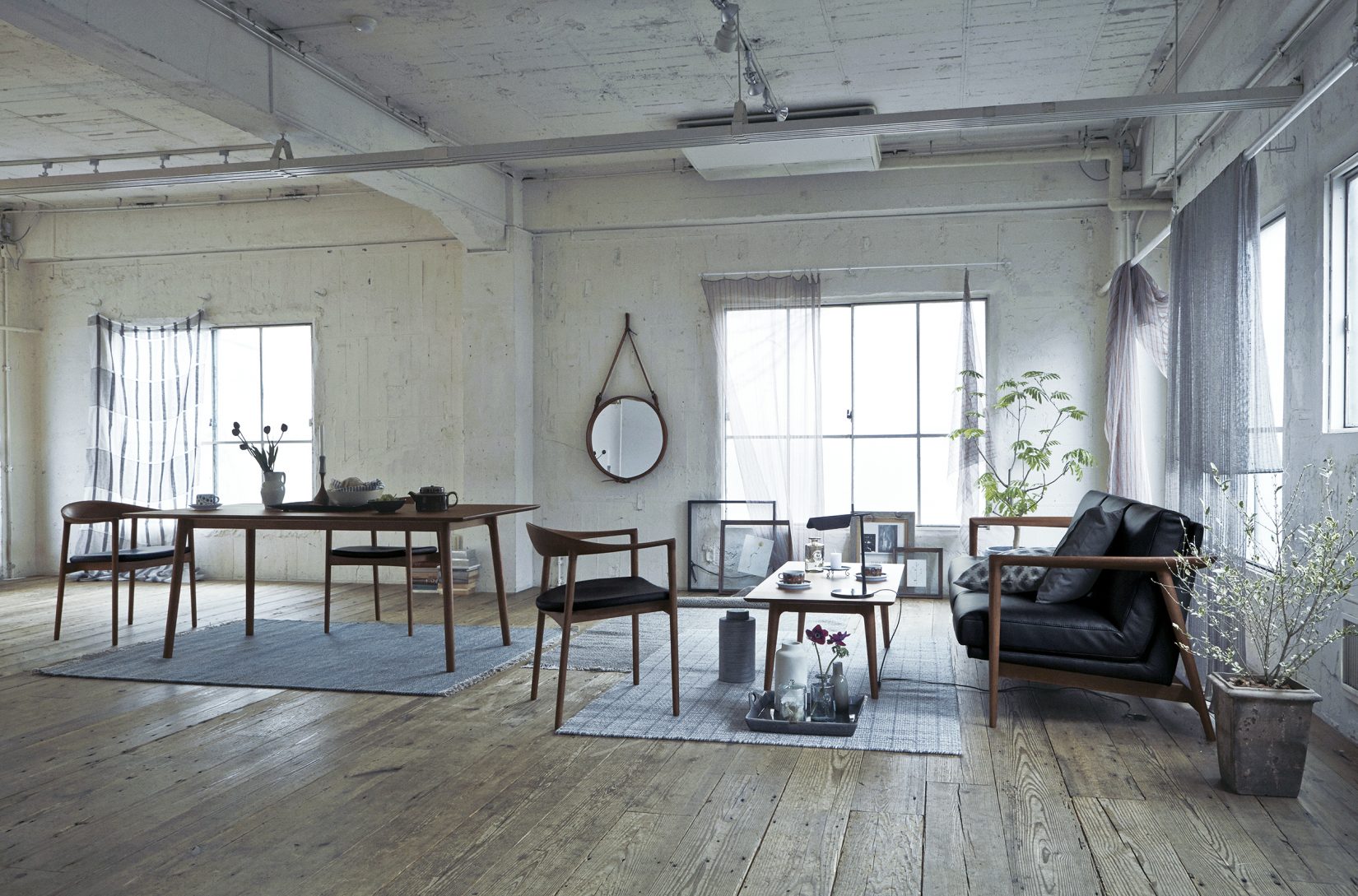 HORSE SHOE DINING TABLE（ホースシュー ダイニングテーブル） - ACTUS