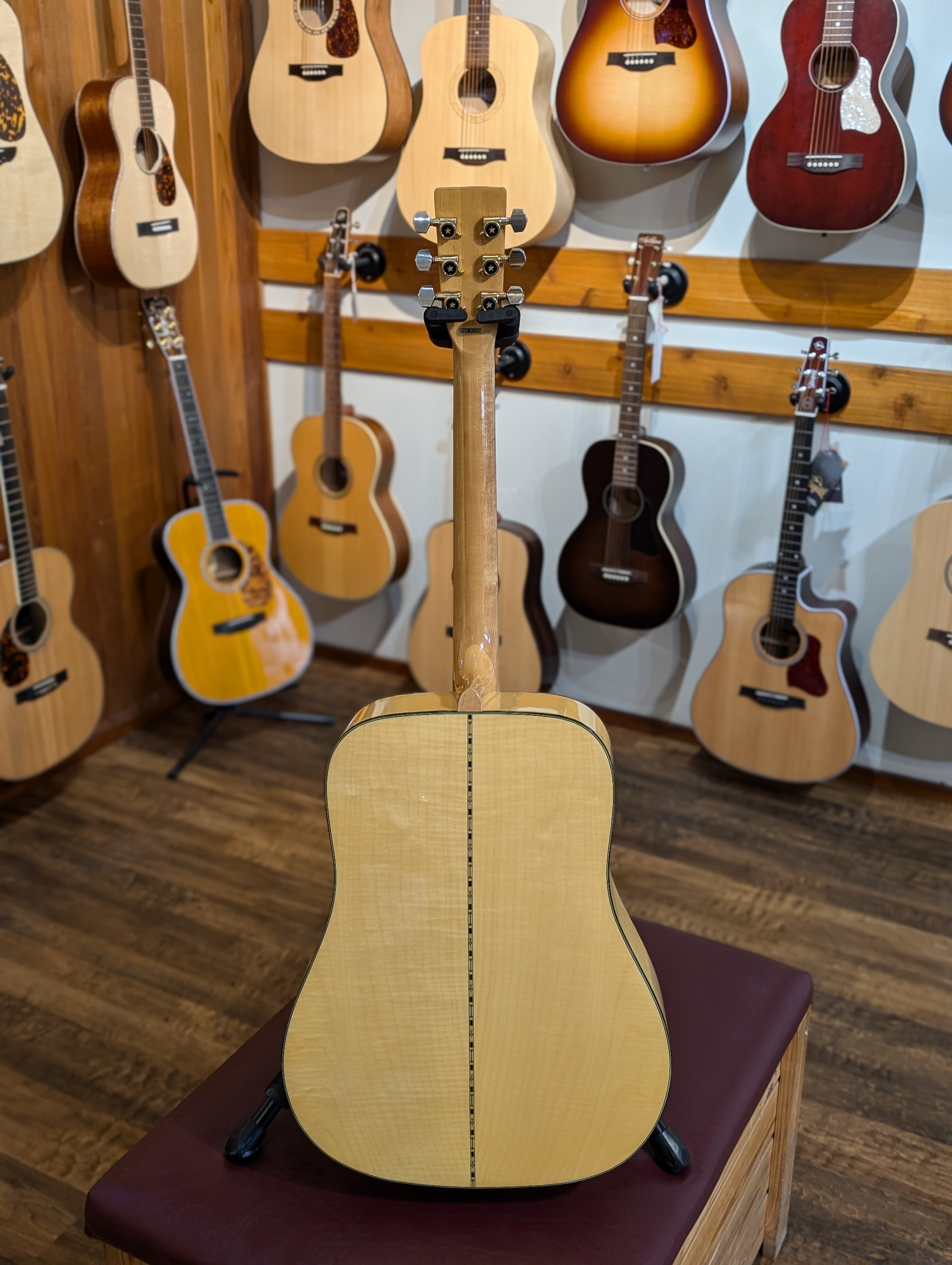 Ibanez Concord 670 Dreadnought Acoustic Guitar w/Gig Bag - Natural