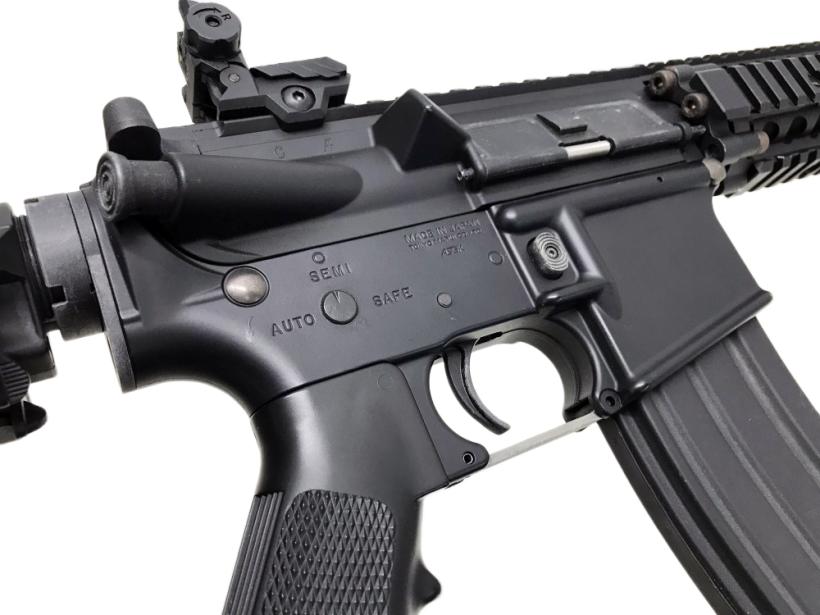 東京マルイ] M4 CQB-R ブラック 次世代電動ガン リコイルオミット