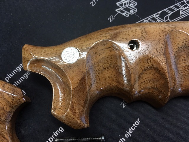 MGC] M586用 フィンガーグリップ 木製グリップ (中古)の販売ページ