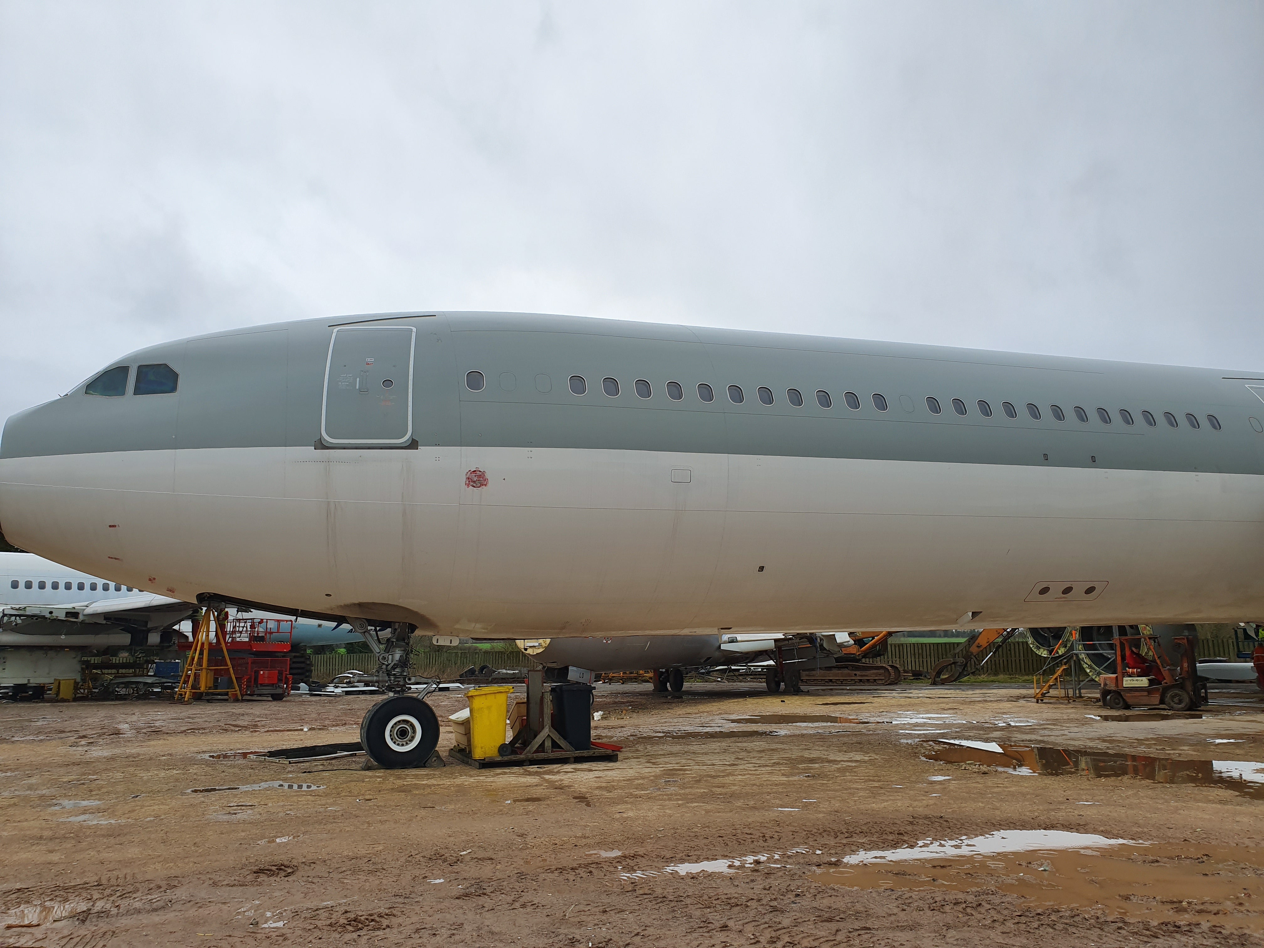 Airbus A340-600 ex-A7-AGC --- Airlinertags