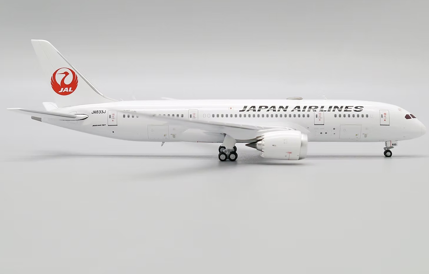 SA4002 Japan Airlines B787-8 Dreamliner JA833J – Airplane Model SG
