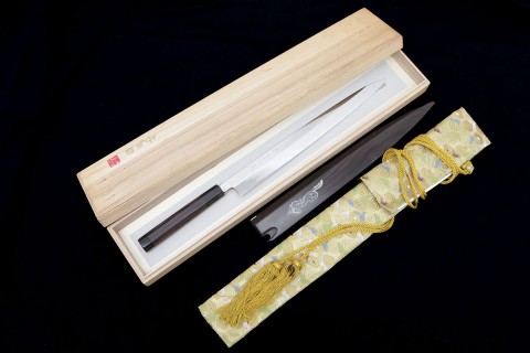 玄海正國 柳刃包丁 尺 本焼 平鏡面 水牛黒檀八角柄 梅彫刻入黒檀鞘 切