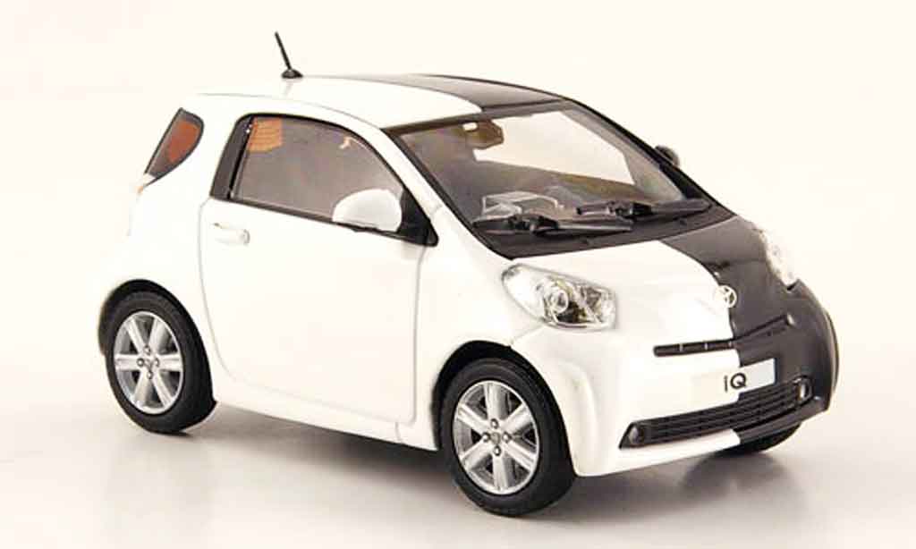 Toyota Iq diecast model cars - Alldiecast.us