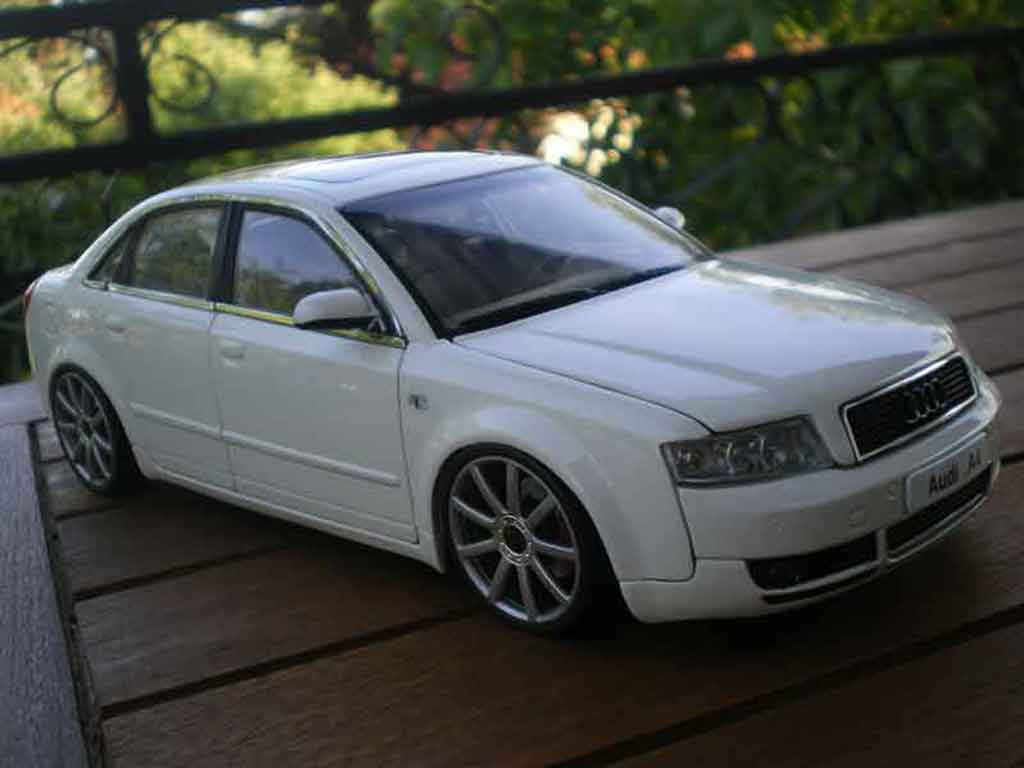 Diecast model cars Audi A4 1/18 Minichamps b6 s-line white jantes