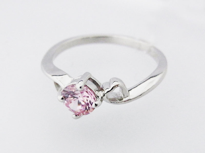 ピンクCZダイヤ(キュービック・ジルコニア) ハートモチーフ リング