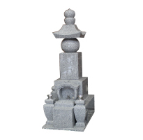 供養塔 | 「地・水・火・風・空」の五大を現すとされる五輪塔 | 庵治石