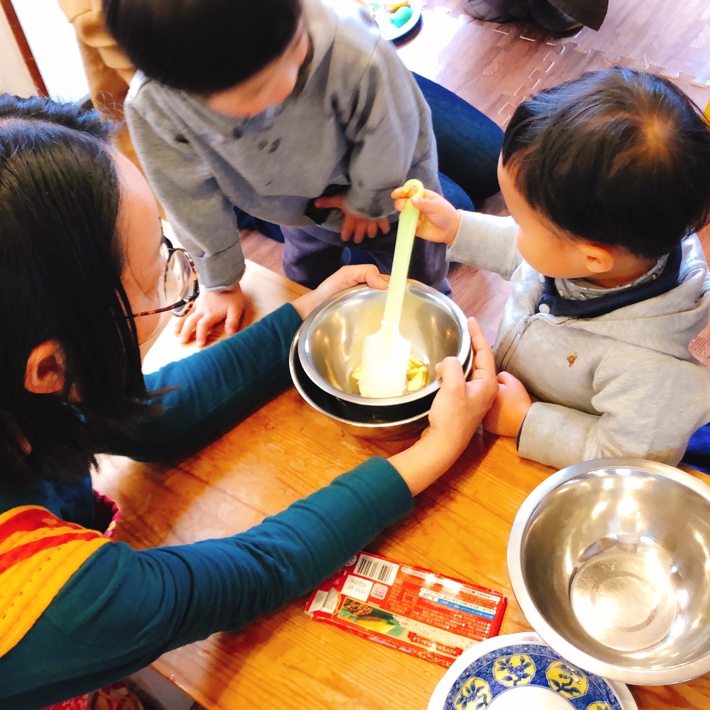 カカオ豆から手作りチョコレートワークショップ」を開催しました