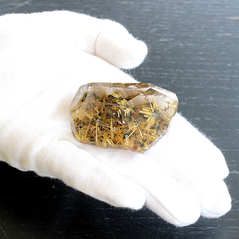 特選品】黄金針がぎっしり！ブラジル産タイチンルチルクォーツ（太陽