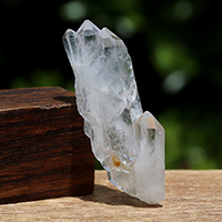 ファーデンクォーツ水晶クラスター、天然石ビーズのアートクリスタル