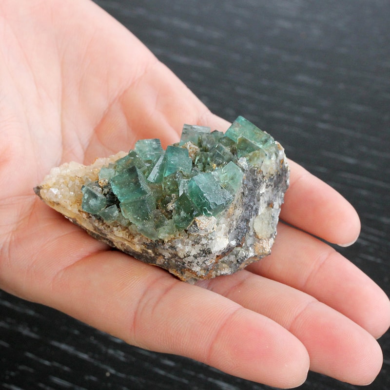 イギリスロジャリー鉱山産グリーンフローライトクラスター-046水晶