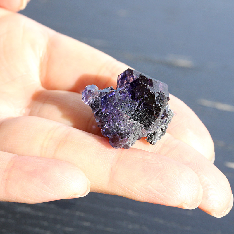極上品！中国福建省産ブルーパープルフローライト原石-096水晶