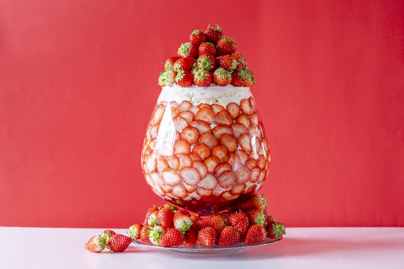 いちご200粒以上!? 夢の超メガ盛りパフェも！ 新作パフェやスイーツ