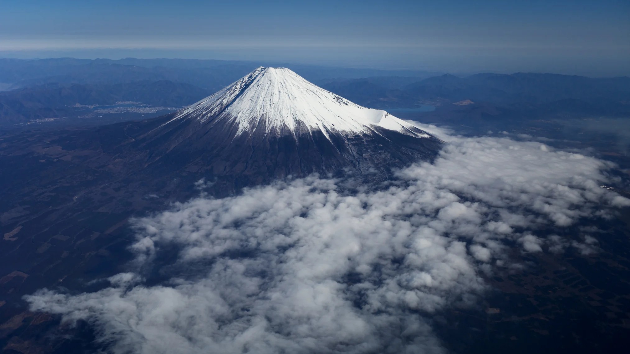 昭和100年”霊峰の歩み 時代超えて象徴継ぐ 「富士山の日」特集