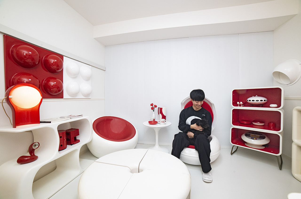 赤と白で作るスペースエイジ空間 | こだわり“部屋”FILE