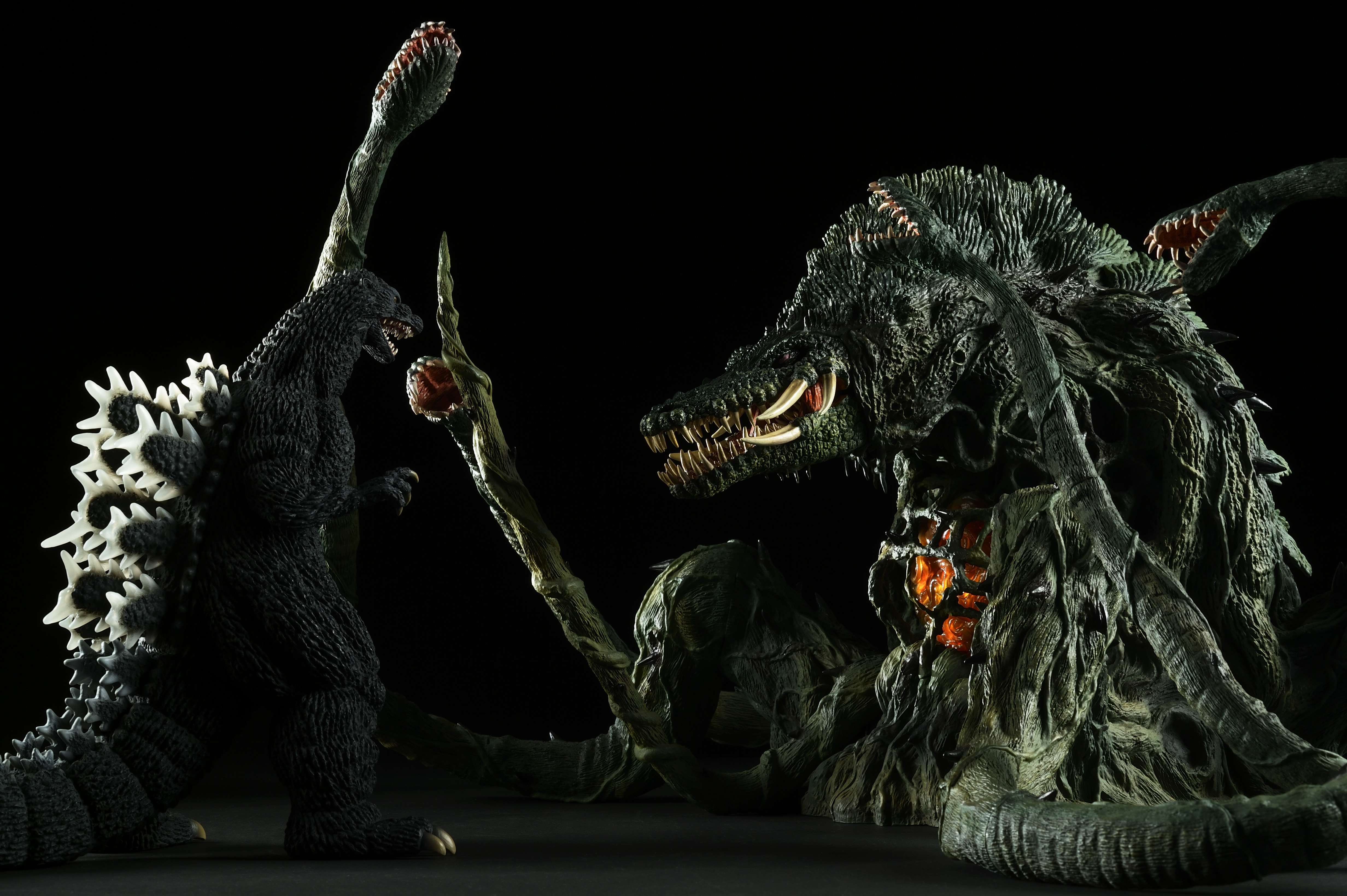 東宝大怪獣シリーズ ゴジラとビオランテのセットが プレミアムバンダイ