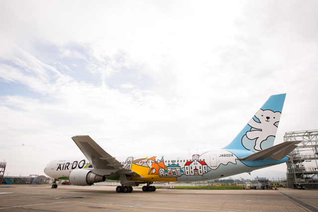エア・ドゥ、特別塗装機「ベア・ドゥ北海道JET」公開 29日就航、道内