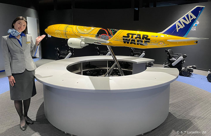 ANA、C-3POジェット大型模型を訓練施設ABBに展示 全長3メートル