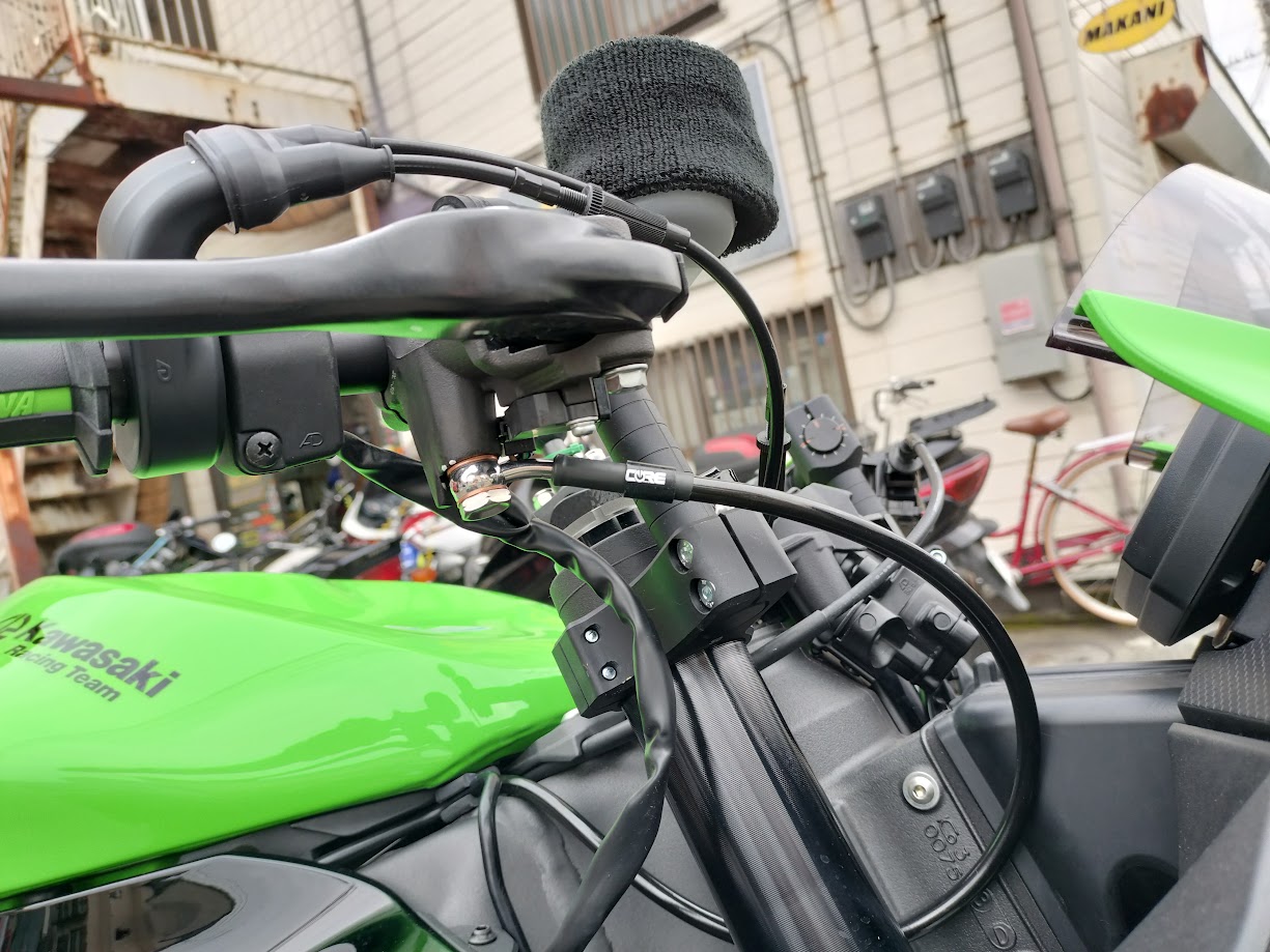 ZX6R (19-23) のポジションを改善できるフルキット| AxxL