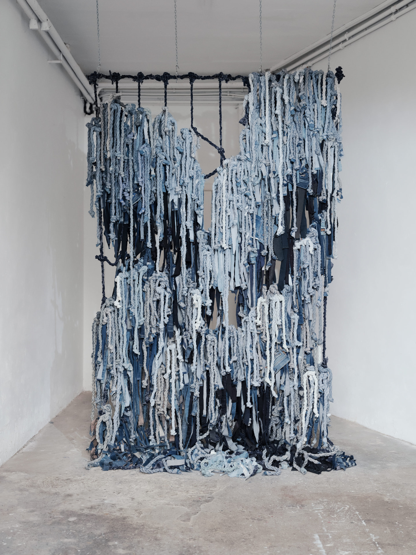 G-STAR、廃棄デニムをアート作品に変える アートシリーズ「The Art of