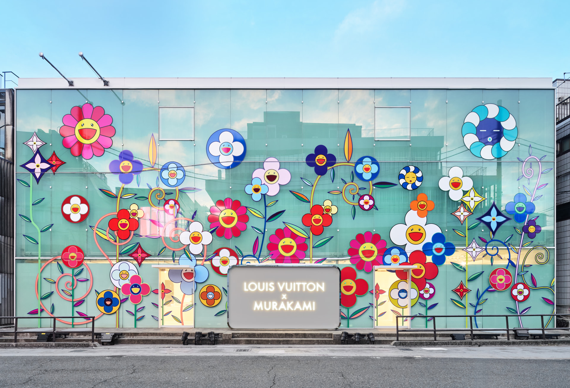 ルイ・ヴィトン × 村上隆 ポップアップストア 東京・原宿に期間限定