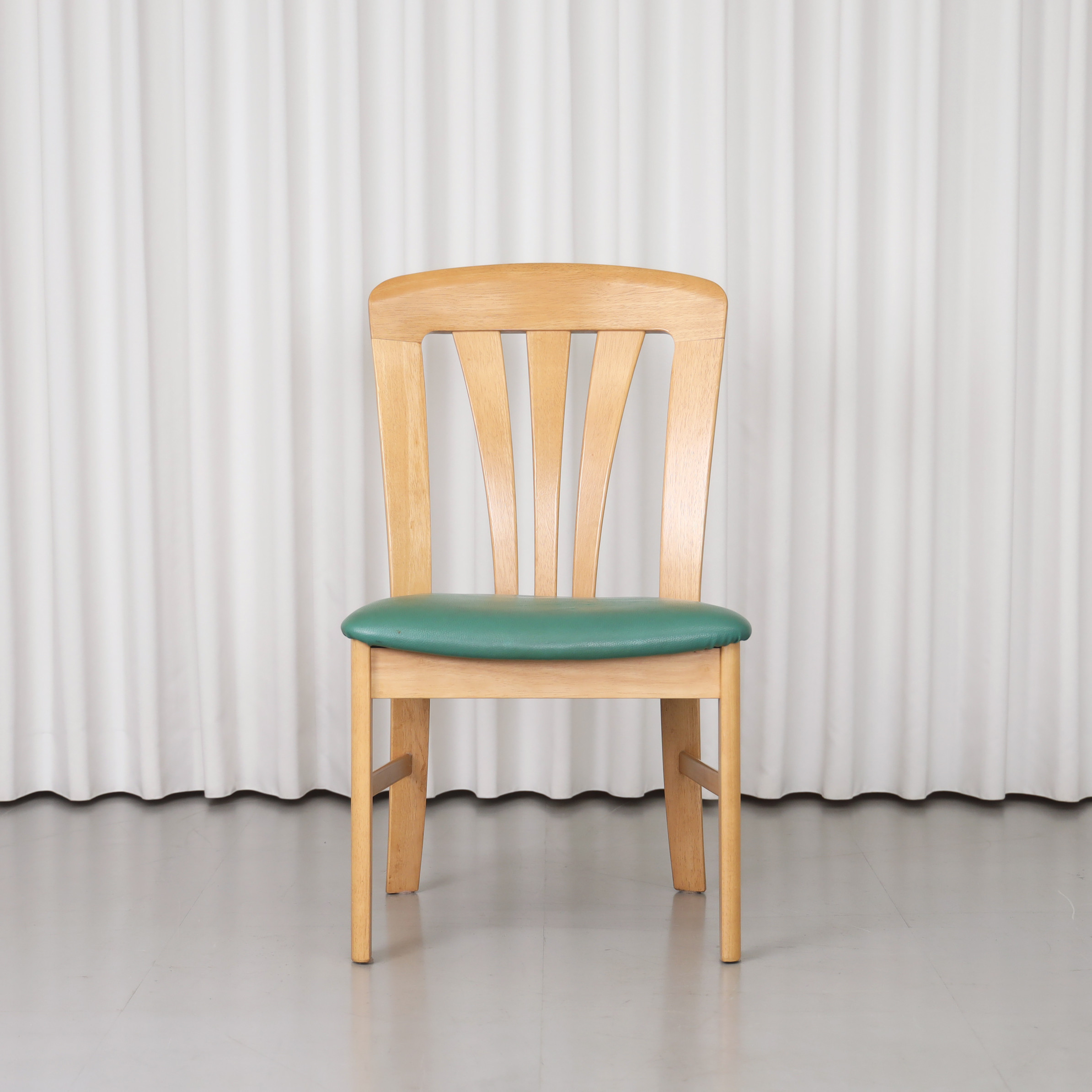 karimoku(カリモク) ソファ・椅子張り替え実例カタログ｜ReChair by AZUMA