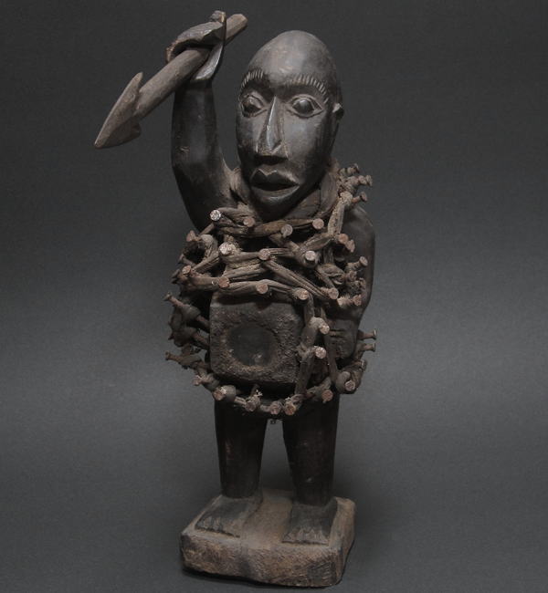 Nkisi像<アフリカの木彫り像：アフリカ雑貨アザライ