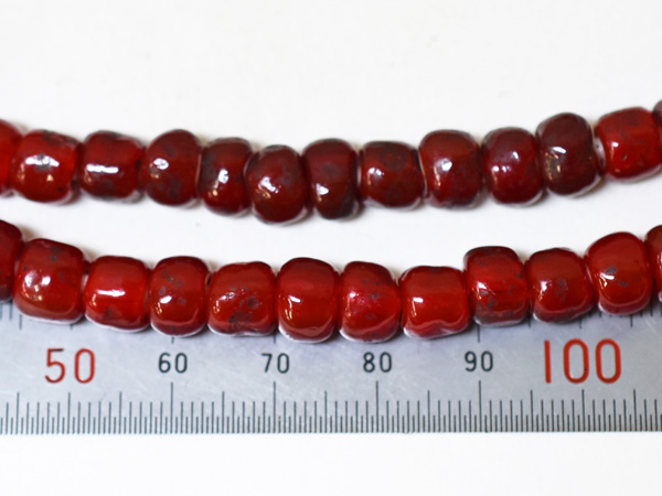 2406】ANTIQUEホワイトハーツ濃淡赤筒型大粒ビーズ一連1(Φ7.5mm