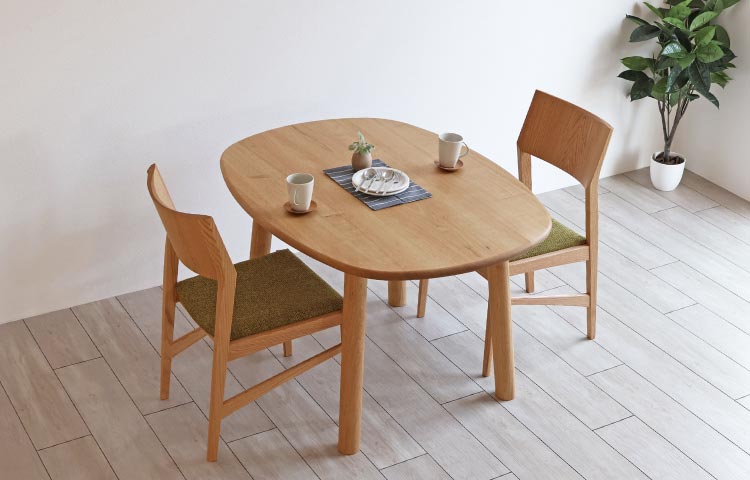 コンパクトな楕円形天板のテーブル[D-152]：木の家具専門店［木蔵］