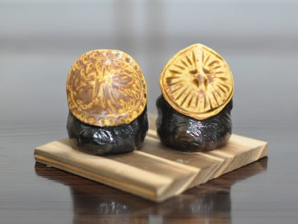 信楽たぬき 夫婦たぬき 高さ5.5cm 幅4.5cm 奥行き4.5cmを販売｜盆栽妙