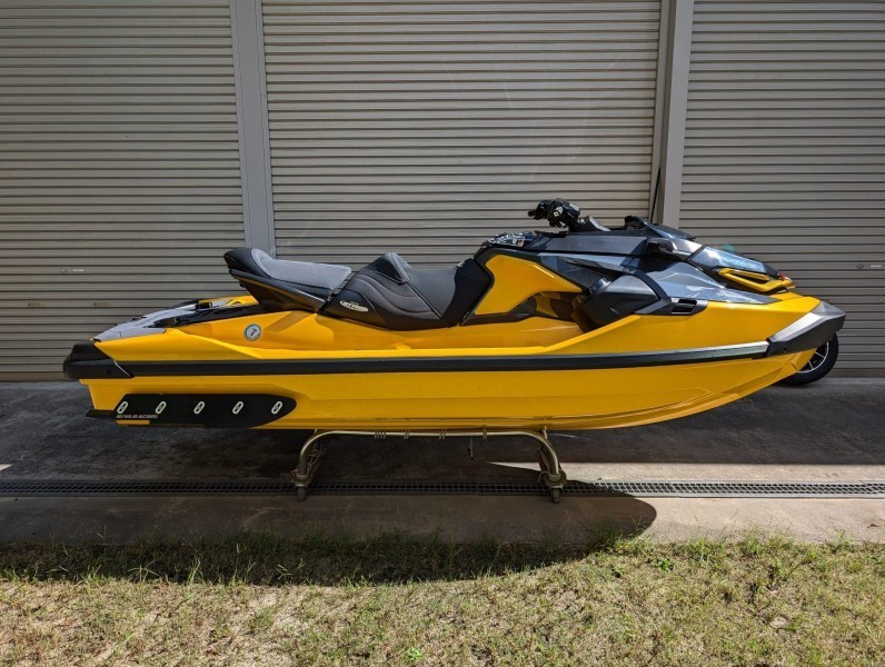 中古船 RXT-X 300 ミレニアムイエロー シードゥー 2022年登録 ｜中古艇