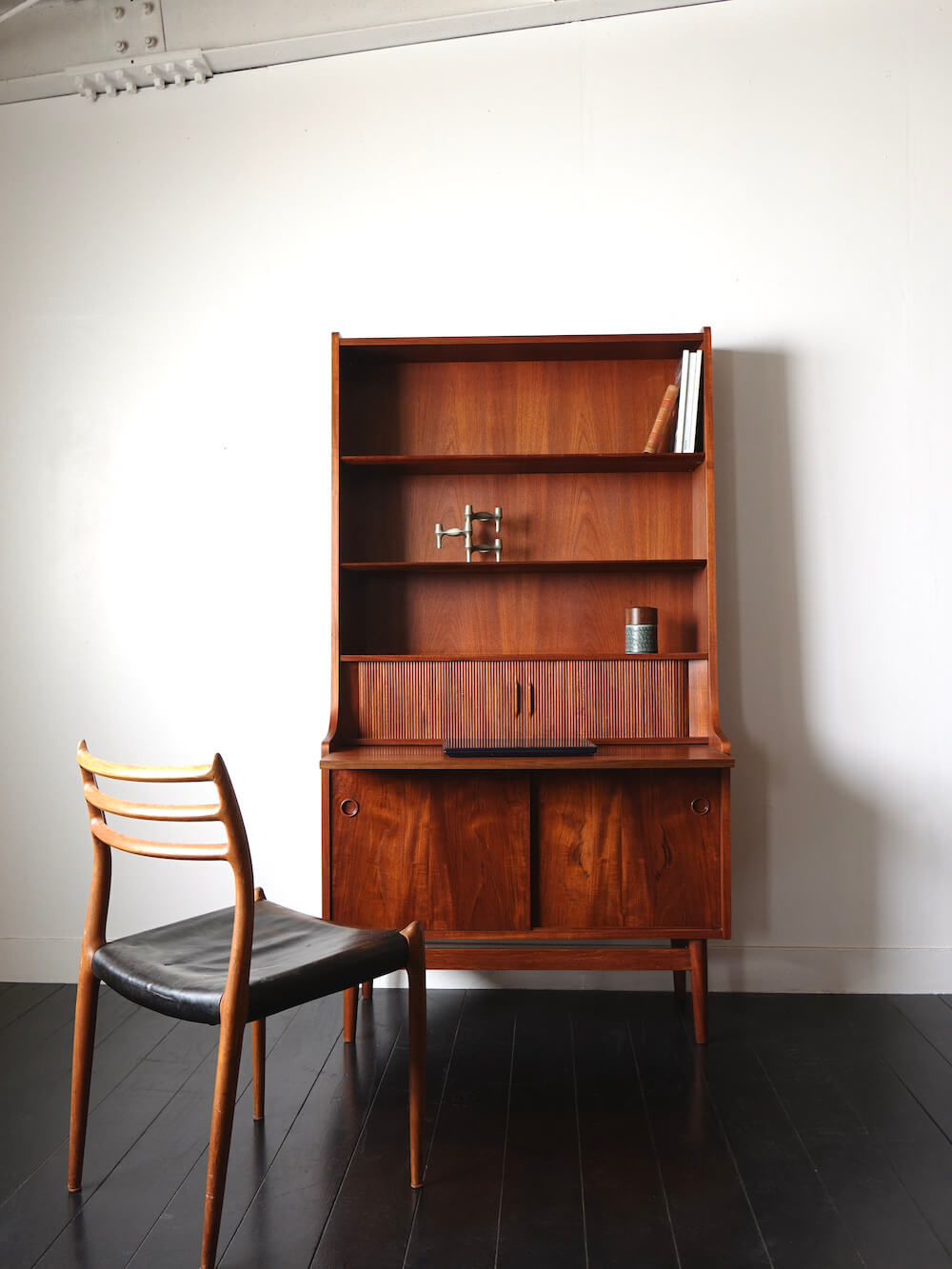 Bellbet | Teak book shelf by Johannes Sorth for Bornholms