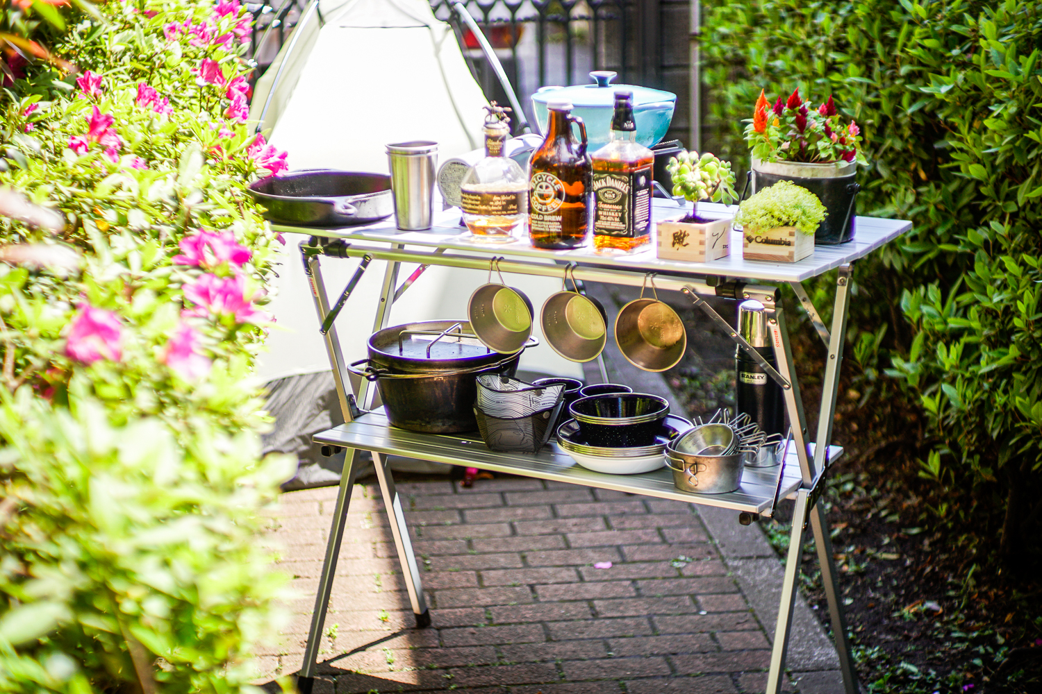 キッチンテーブルでキャンプの快適度を向上！オンウェー「イージーハイ